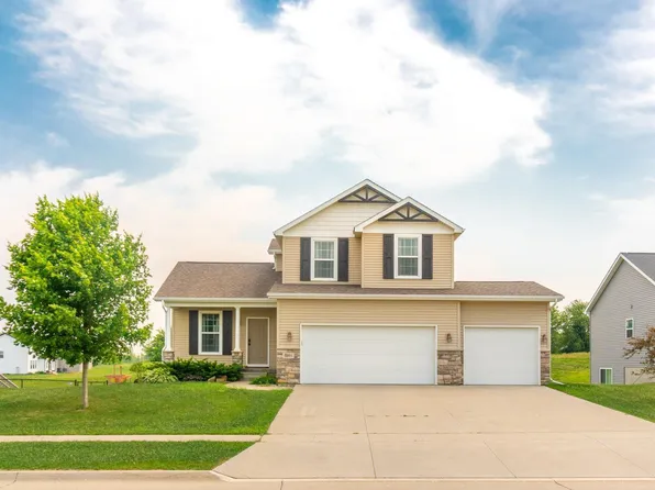 3015 Timber Cove Dr, Cedar Falls, IA 50613