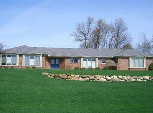 9424 Blueberry Hl, Howell, MI 48843