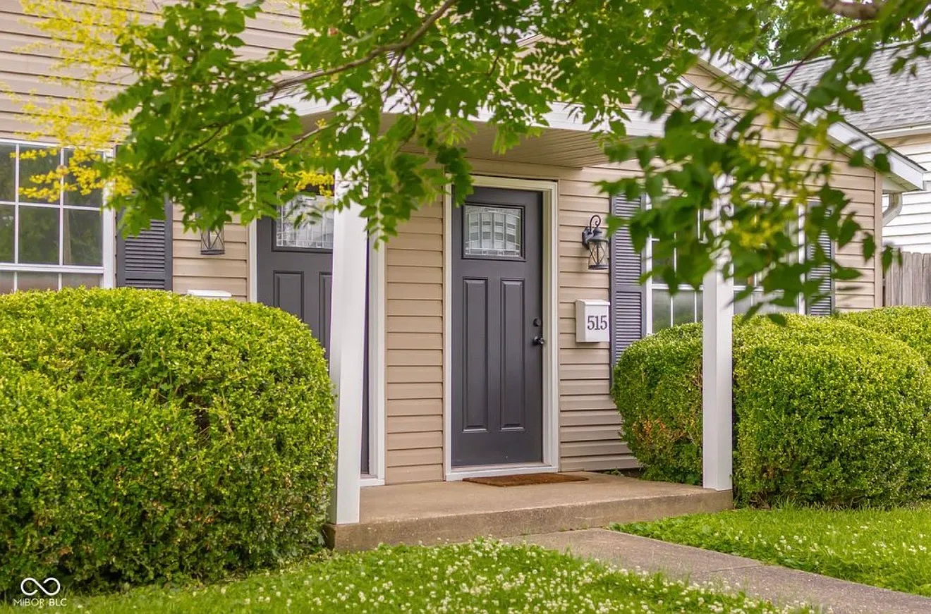 2 bed, 911 sqft, $1,295 — Photo 2