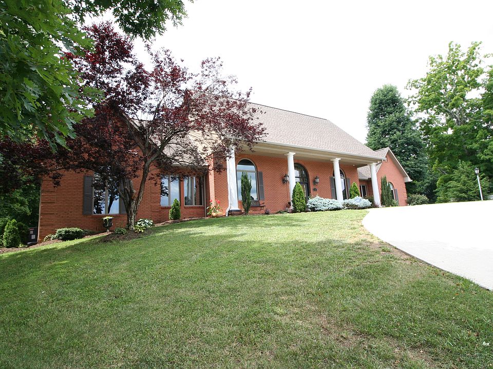 2nd image of 155 Huntington Ln