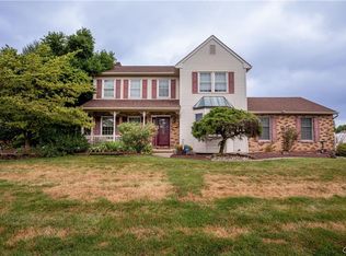 5195 Long Dr, Bethlehem, PA 18020