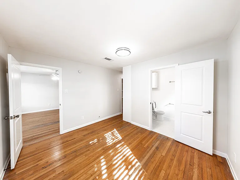 4710 Glenmont St — Photo 14