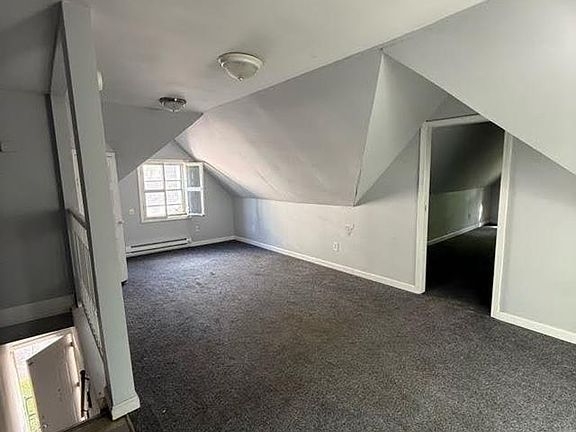 3rd image of 1511 W Callender Ave