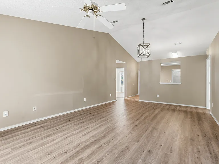 147 Mirabelle Cir — Photo 15