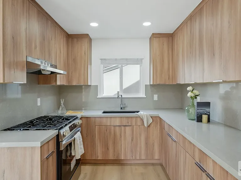 9203 Chaney Ave — Photo 9