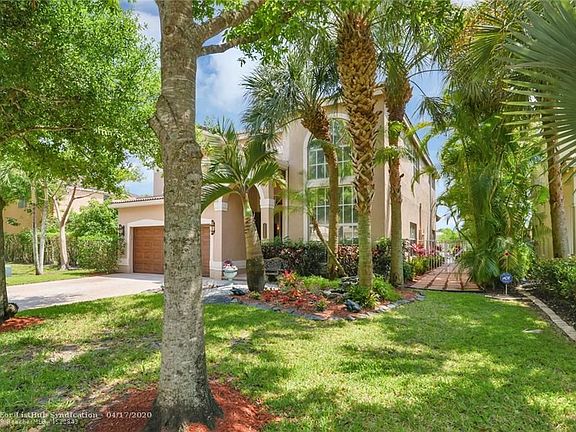 5th image of 4872 NW 59th Ct