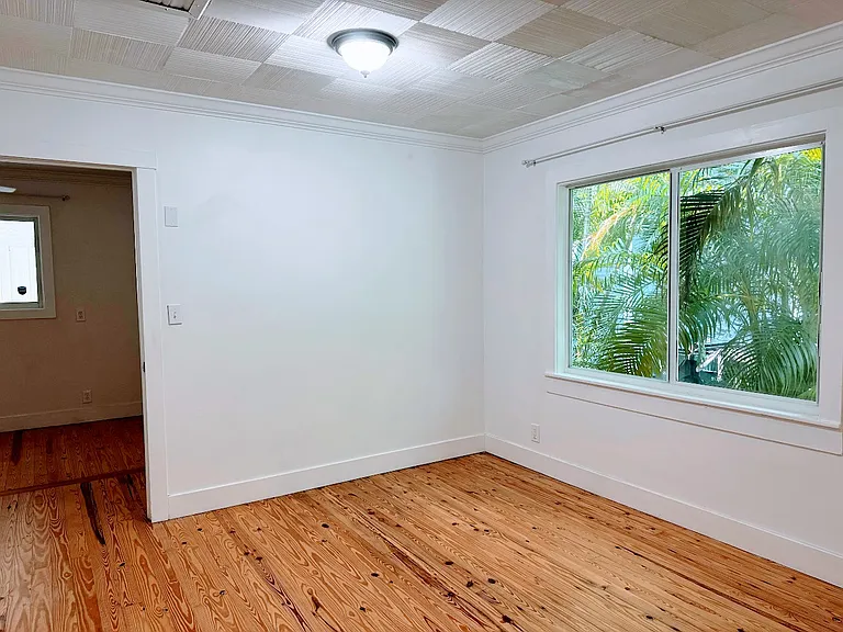 221 S M St — Photo 15