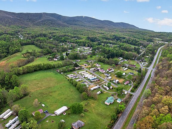 4th image of Meadow Cir