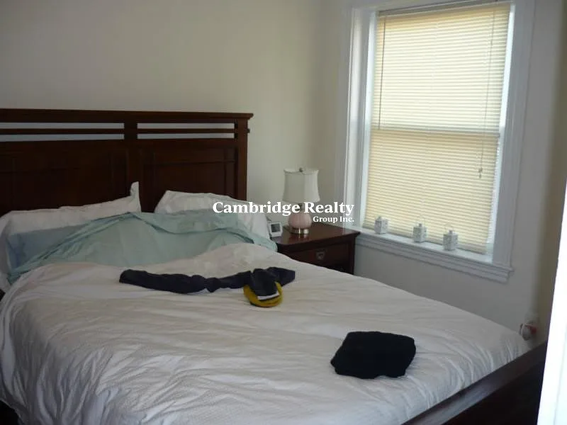 2 bed, 1.0 bath, $2,600 — Photo 2