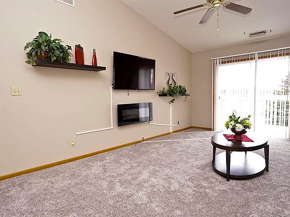2nd image of 2221 Wittenham Pl