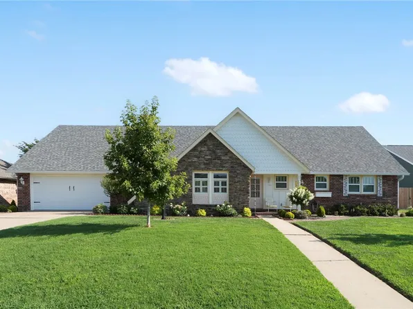 2505 W Orleans Dr, Rogers, AR 72758