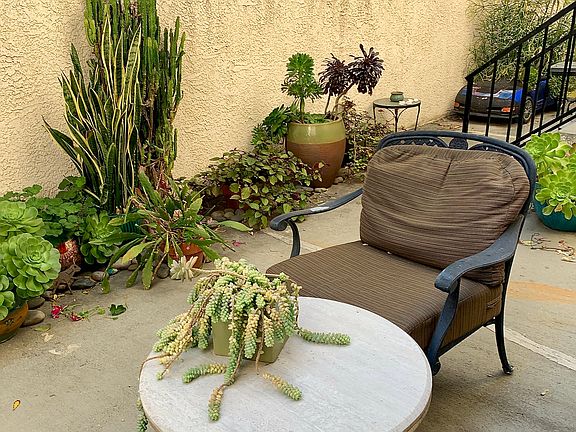 5th image of 1539 Greenfield Ave APT 101