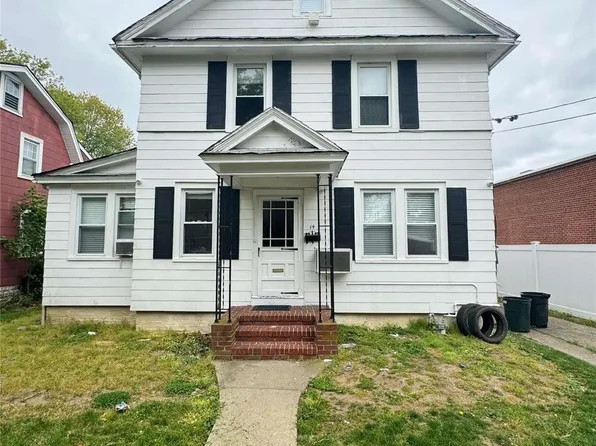 14 Parsons Drive, Hempstead, NY 11550