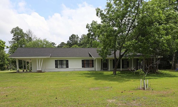 1st image of 856 Woodland Dr