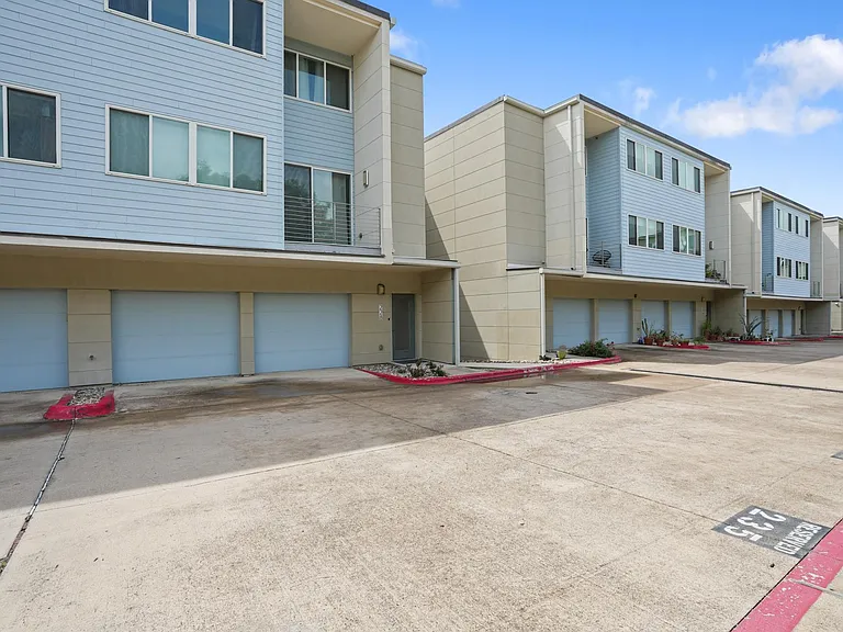 604 N Bluff Dr #228 — Photo 6