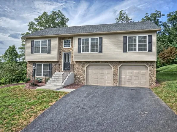 15 Scarlet Oak Dr, Etters, PA 17319