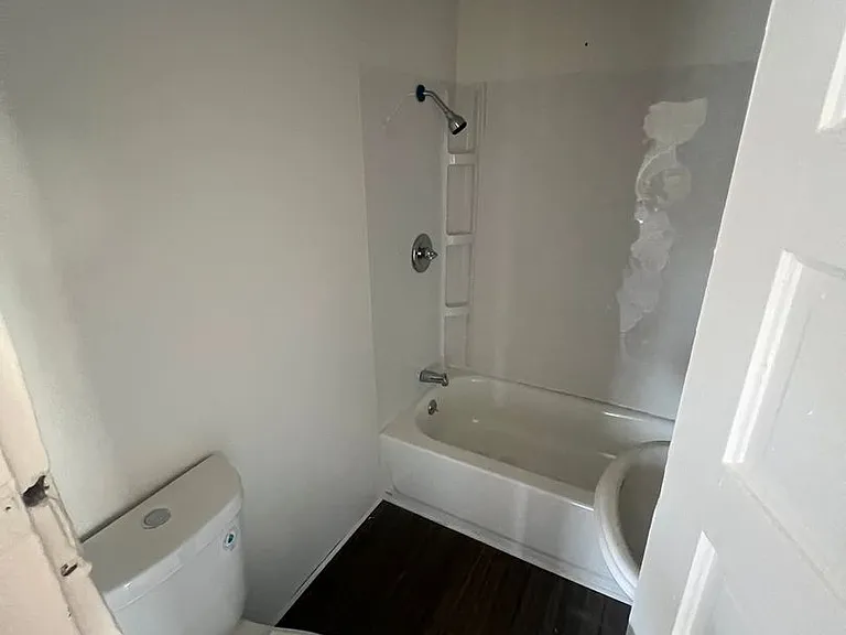 2417 W Jolly Rd — Photo 11