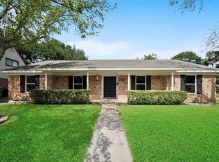 9518 Skyline Dr, Houston, TX 77063