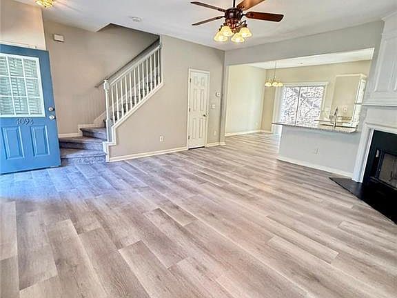 4th image of 4093 Howell Park Rd