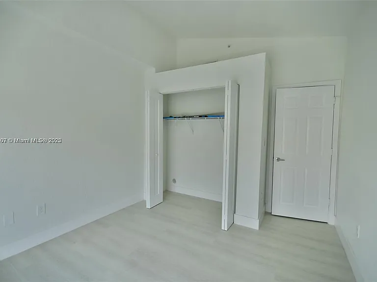 781 SW 148th Ave — Photo 6