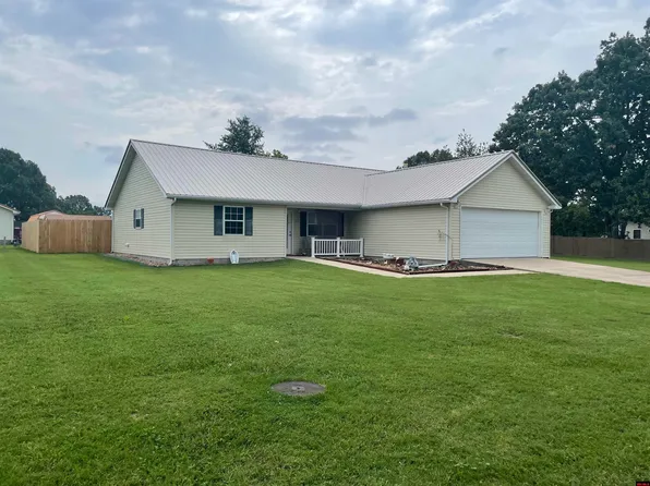 323 Sherman Dr, Gassville, AR 72635