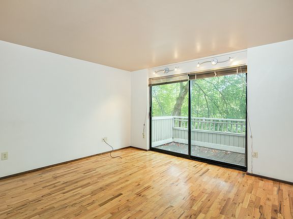 2nd image of 4753 Ravenna Ave NE