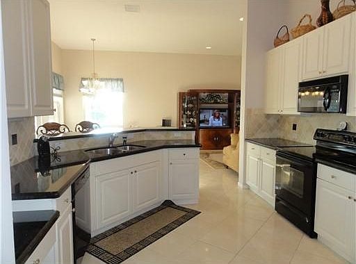 4th image of 8943 Diamonte Dr