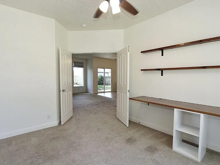 1334 N Gawaine Pl — Photo 20