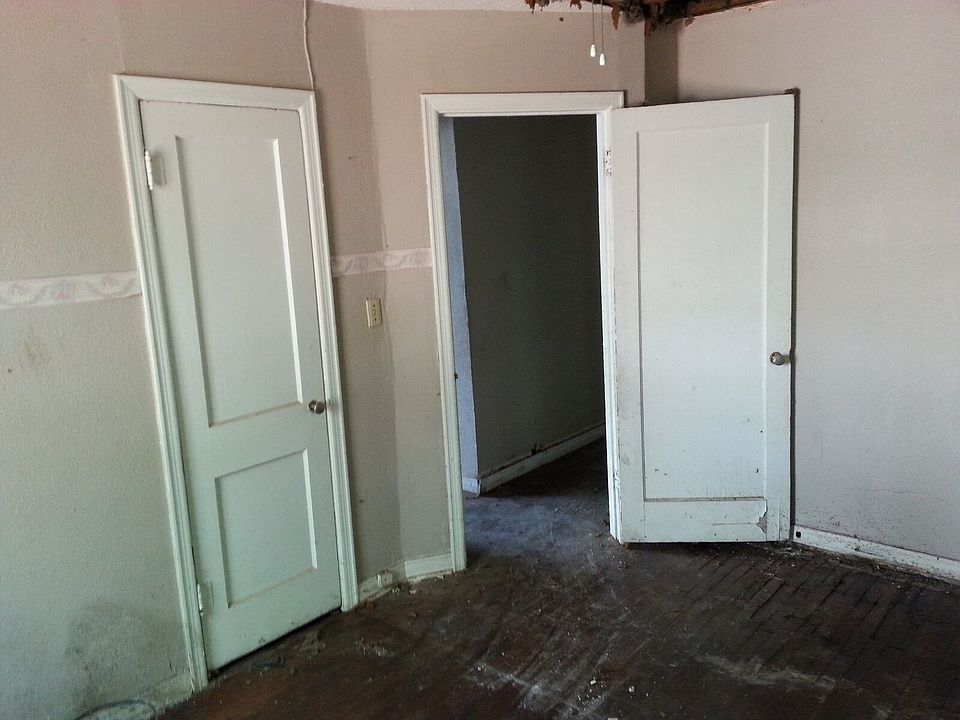 2nd image of 2701 NE Success St