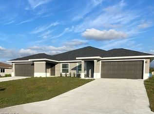 1513-1515 Gilbert Ave S, Lehigh Acres, FL 33973