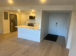 404 Paradise Rd APT 3T, Swampscott, MA 01907