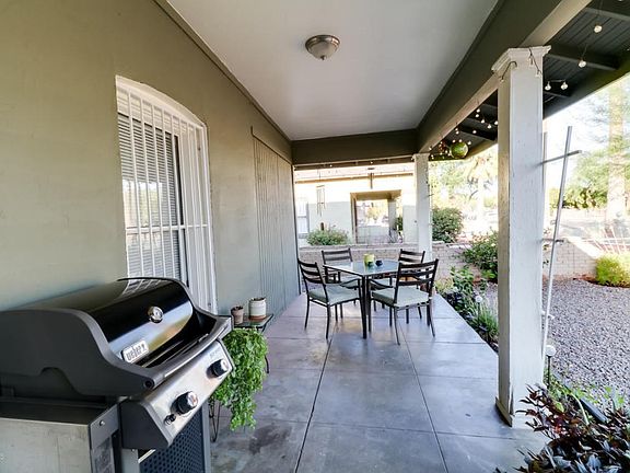 Front porch 1428 E Pierce St