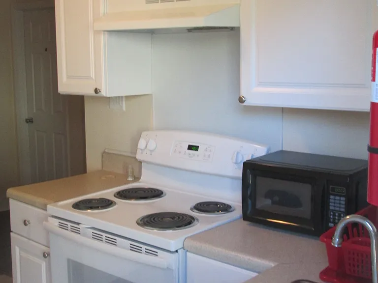 837 Heard Ave #C — Photo 2
