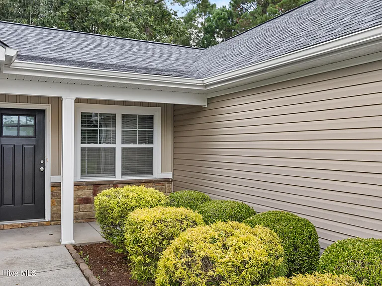 421 Ridgeway Dr — Photo 4