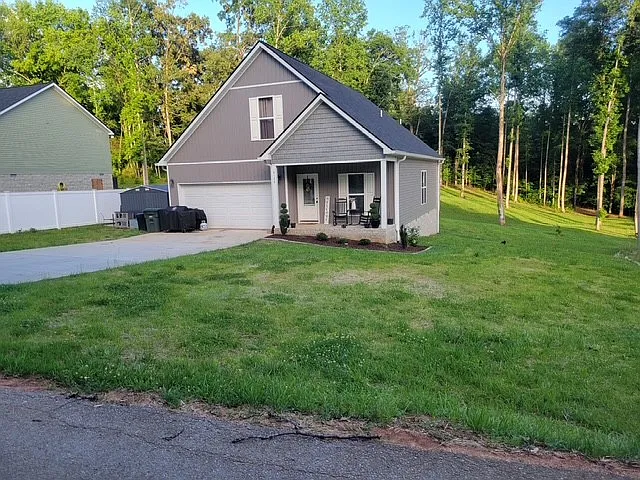 3 bed, 2.5 bath, 2000 sqft, $2,300 — Photo 2