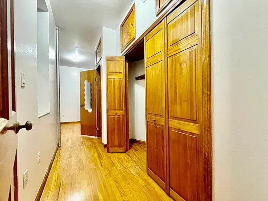 Rented by HOLTON REAL ESTATE INC. | media 30