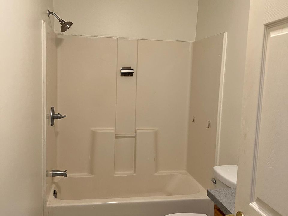 2nd image of 6132 Gardendale St #B