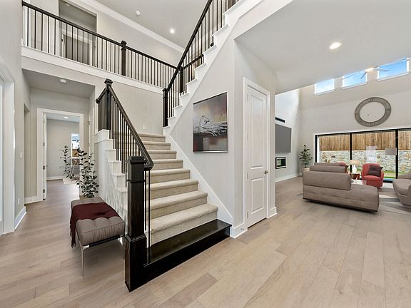 2nd image of 6832 Sunset Hills Dr