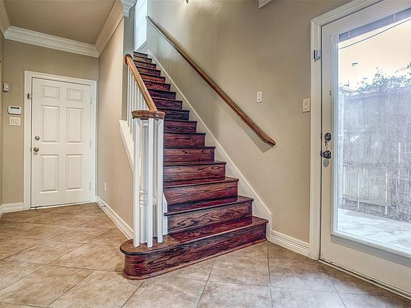 3rd image of 3715 Wycliff Ave