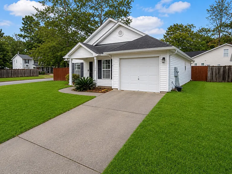 1046 Steelechase Ln — Photo 3