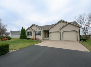 W6827 Alder Way, APPLETON, WI 54915