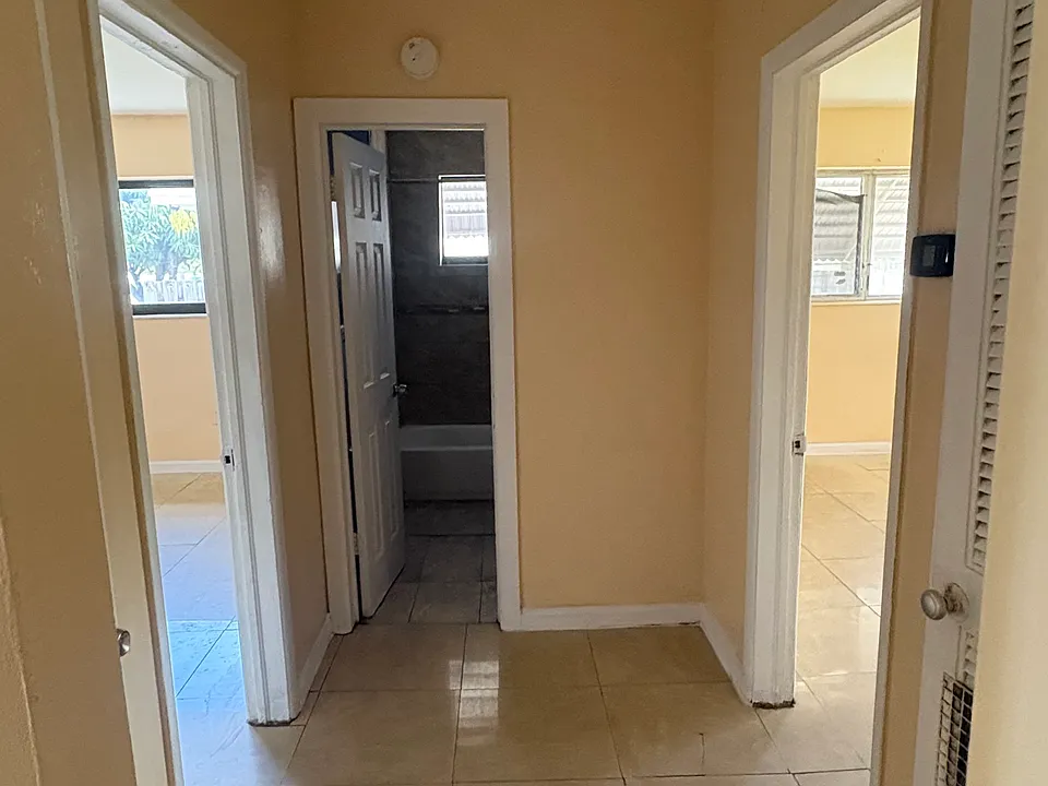 1060 NW 110th St
