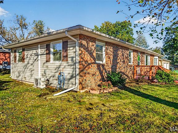 4th image of 589 Basswood Dr