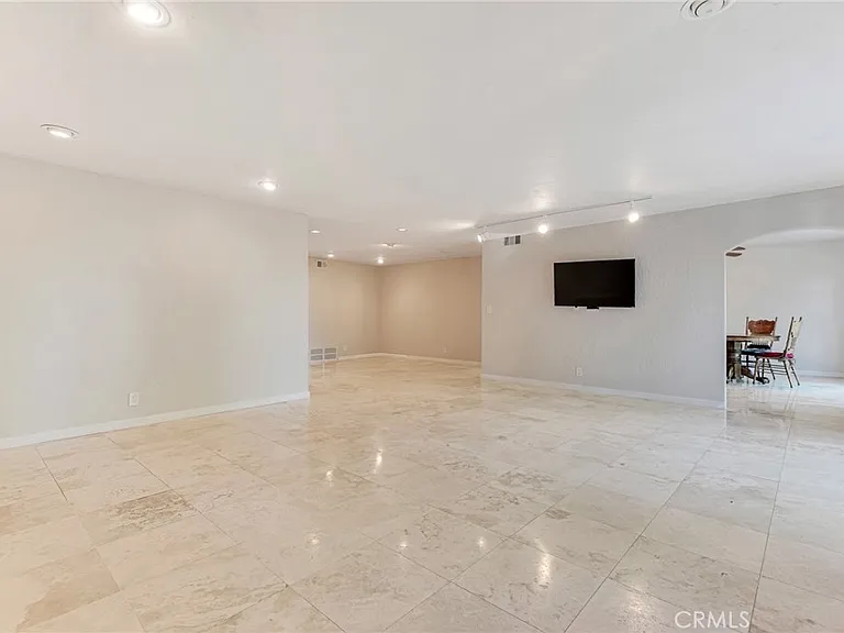 22781 Macfarlane Dr — Photo 12