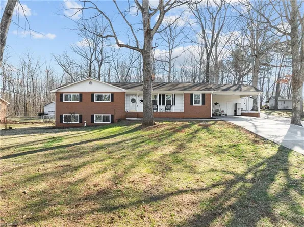 4611 Paradise Ln, Winston Salem, NC 27101