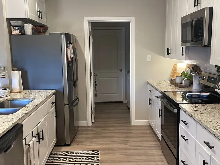 1638 Merchant St — Photo 5