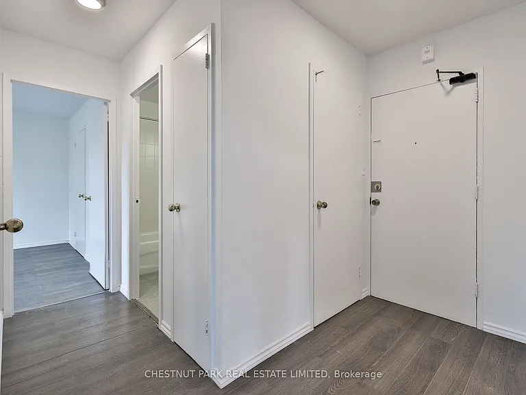 900 Glen St #409 — Photo 25