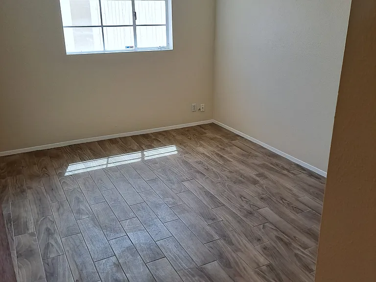7308 E Latham St — Photo 18