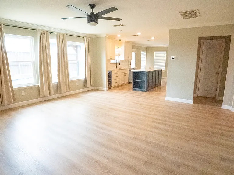 809 Mockingbird Dr — Photo 8