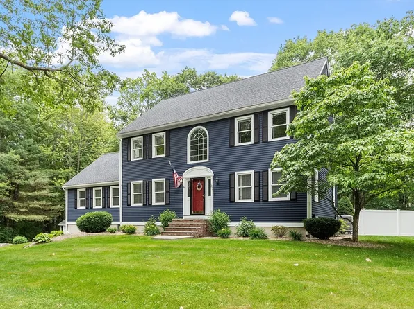 35 Village Woods Rd, Haverhill, MA 01832